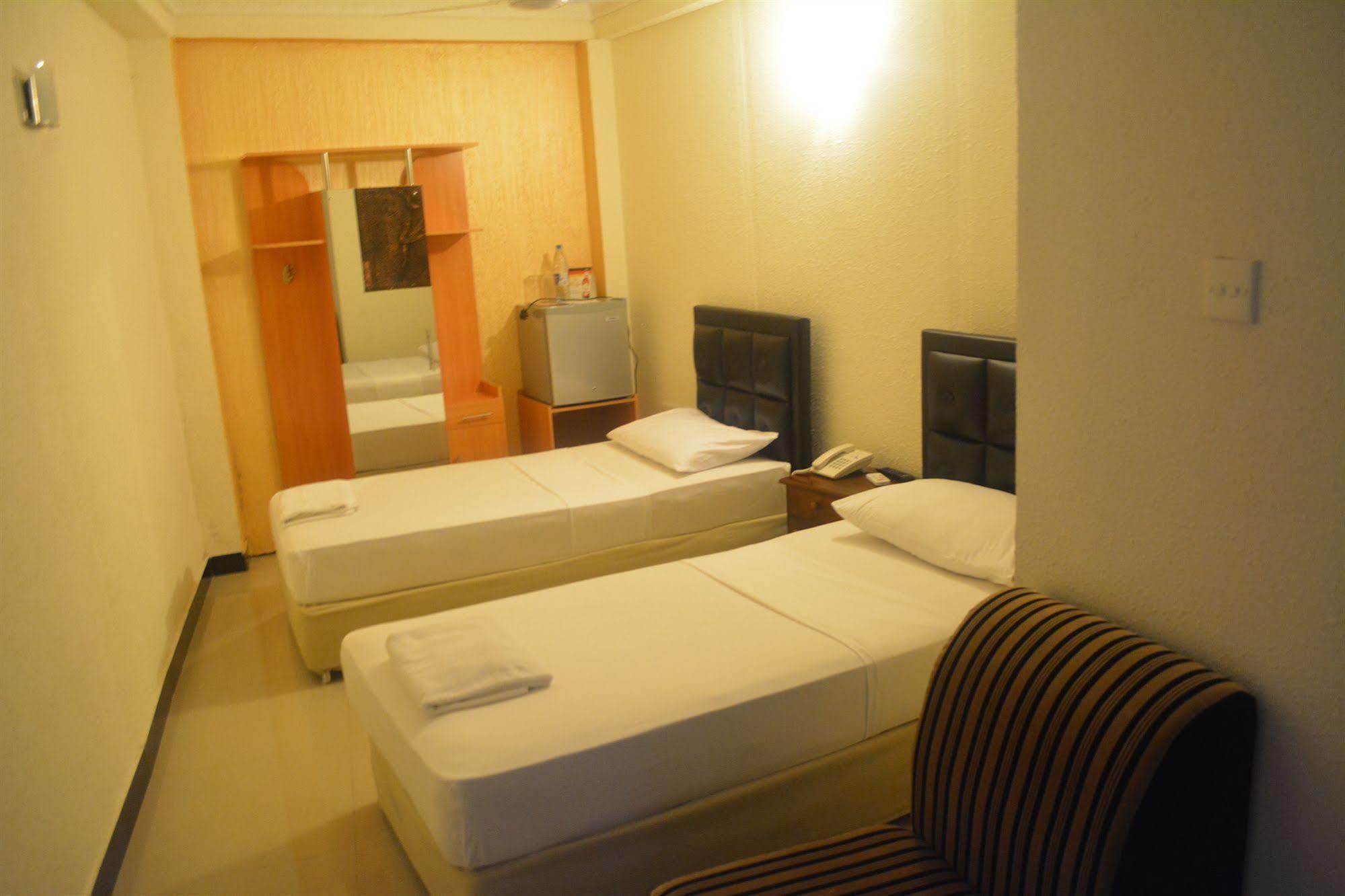 Saasha City Hotel Коломбо Экстерьер фото