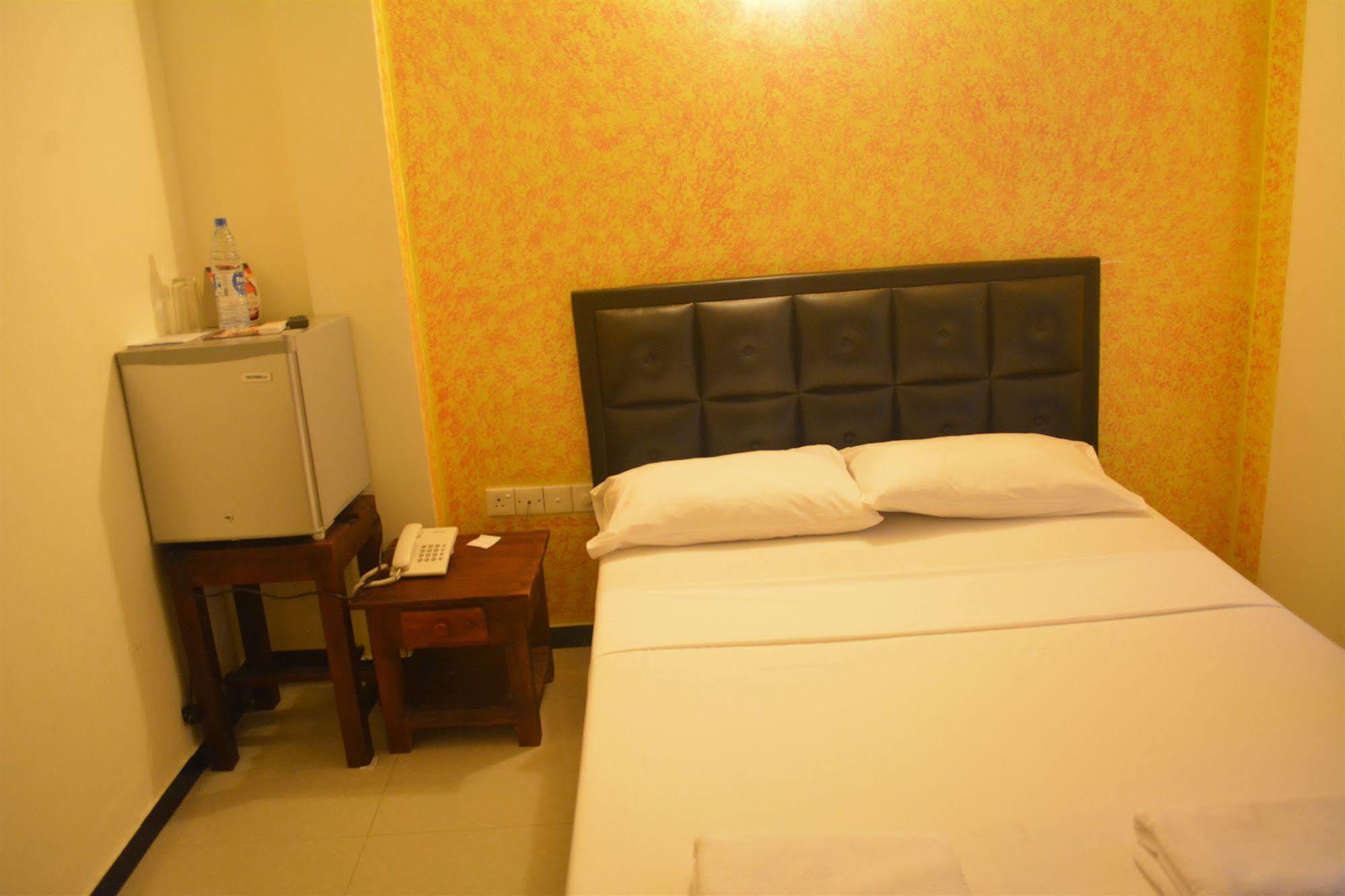 Saasha City Hotel Коломбо Экстерьер фото